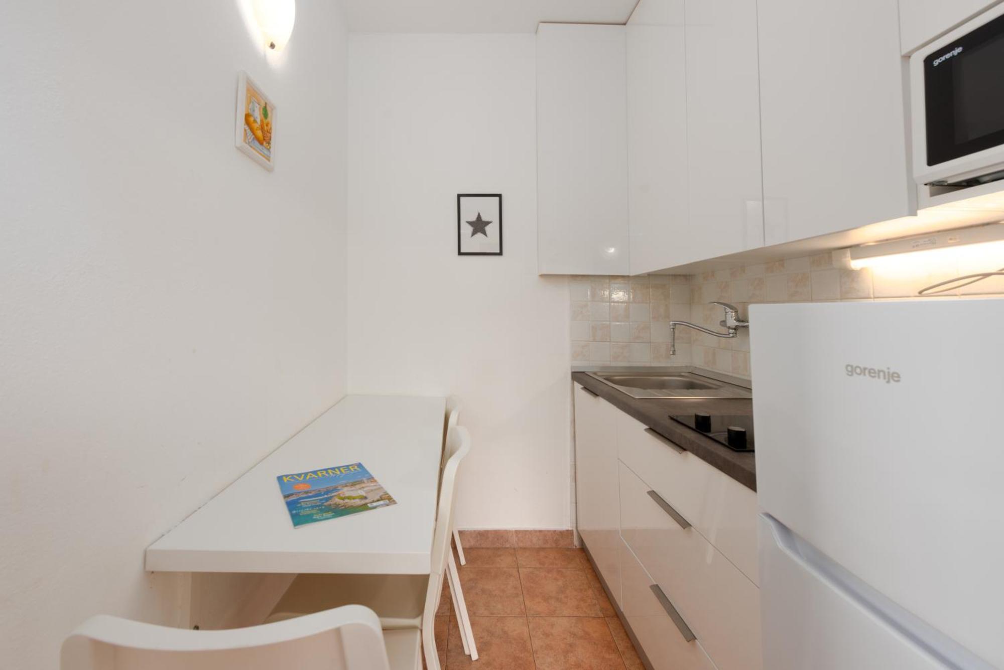Apartments Dorijan With Pool 马图利 外观 照片