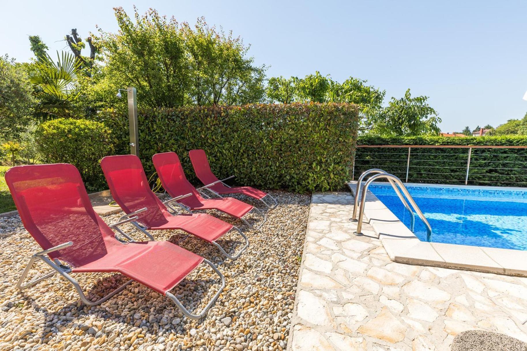 Apartments Dorijan With Pool 马图利 外观 照片