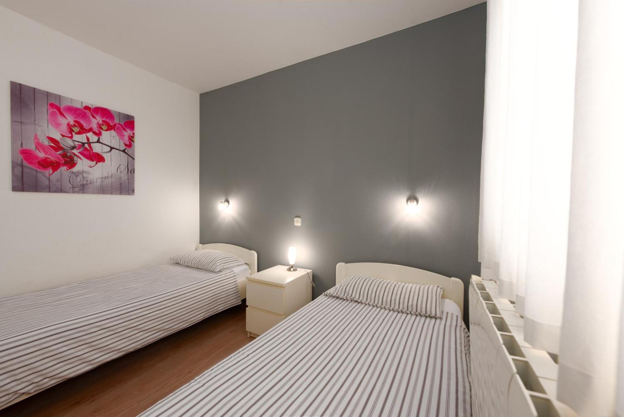 Apartments Dorijan With Pool 马图利 外观 照片