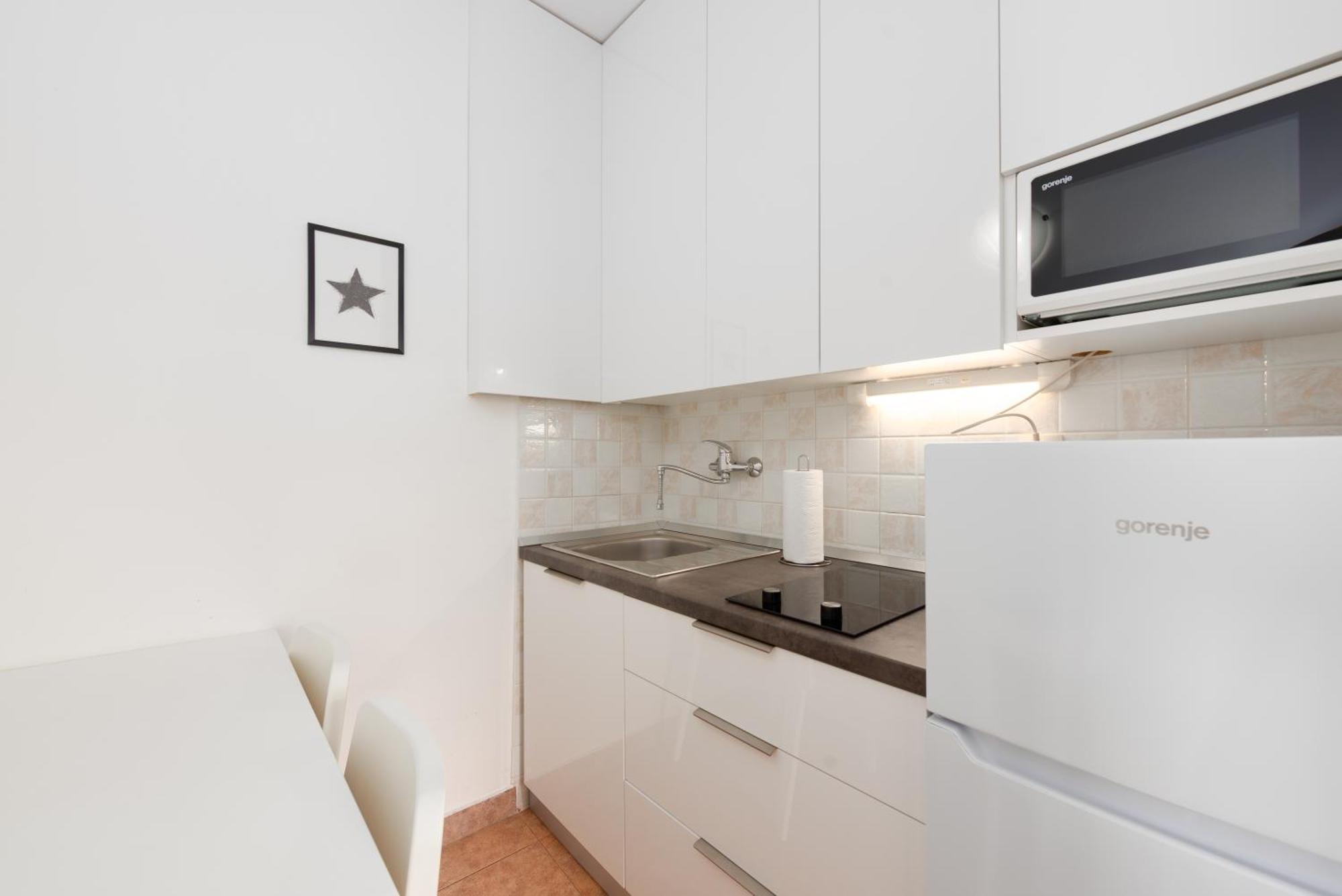 Apartments Dorijan With Pool 马图利 外观 照片