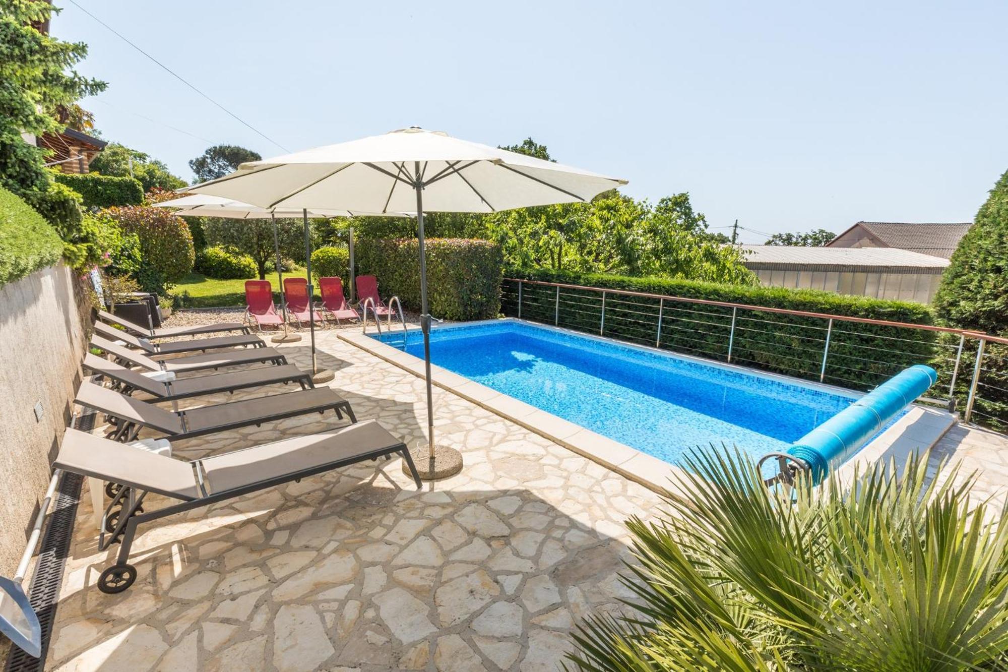 Apartments Dorijan With Pool 马图利 外观 照片