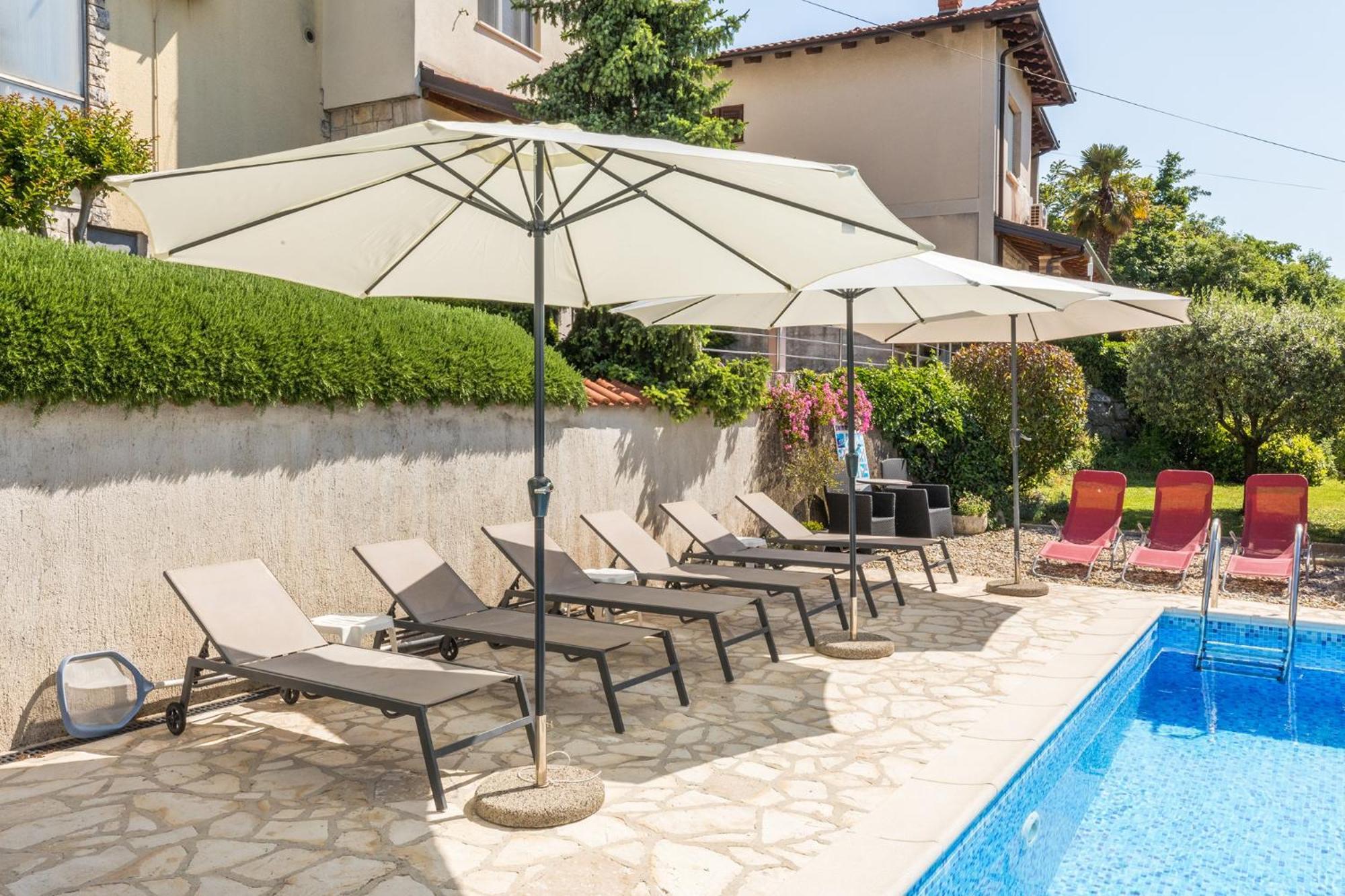 Apartments Dorijan With Pool 马图利 外观 照片
