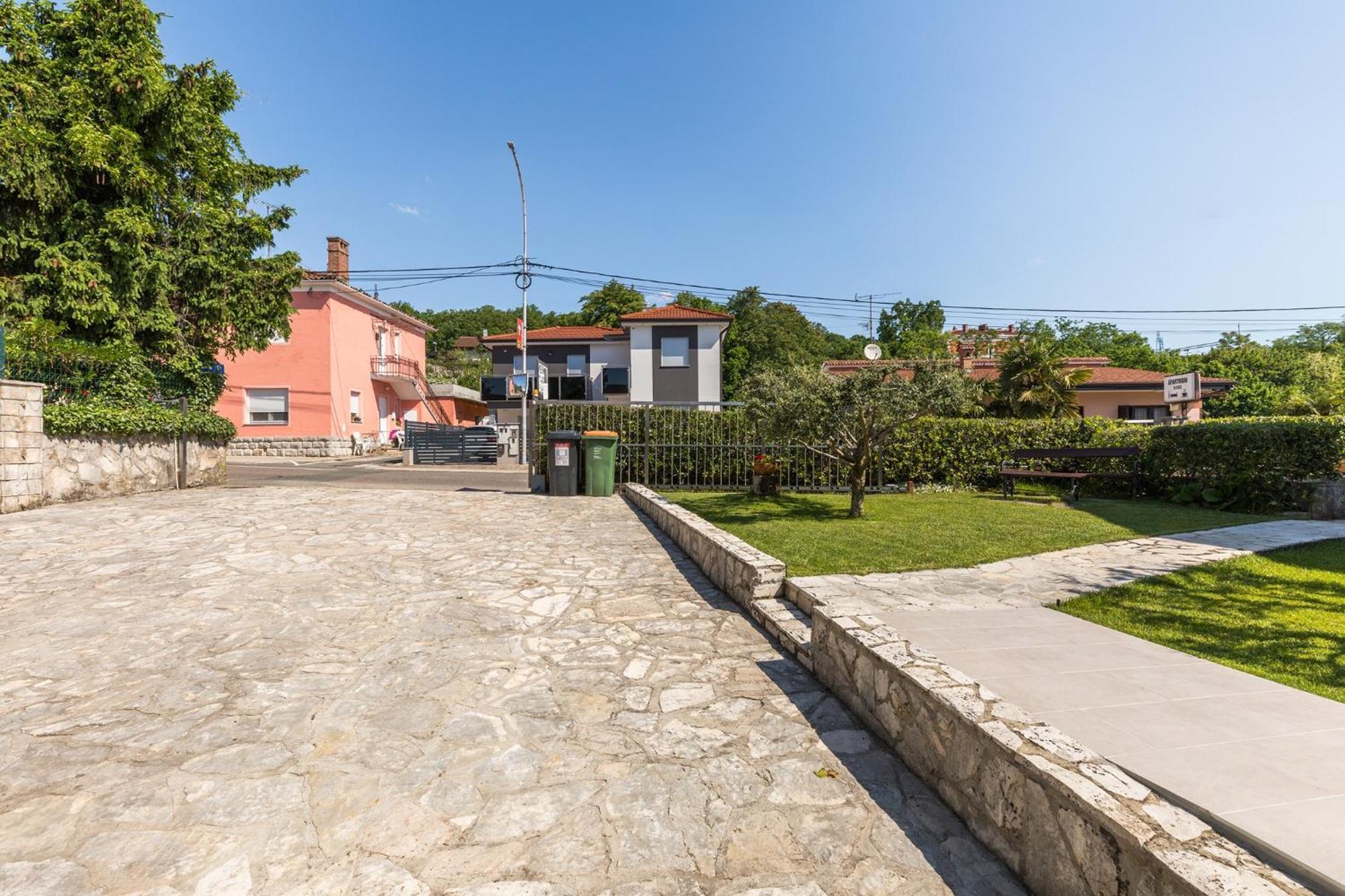 Apartments Dorijan With Pool 马图利 外观 照片