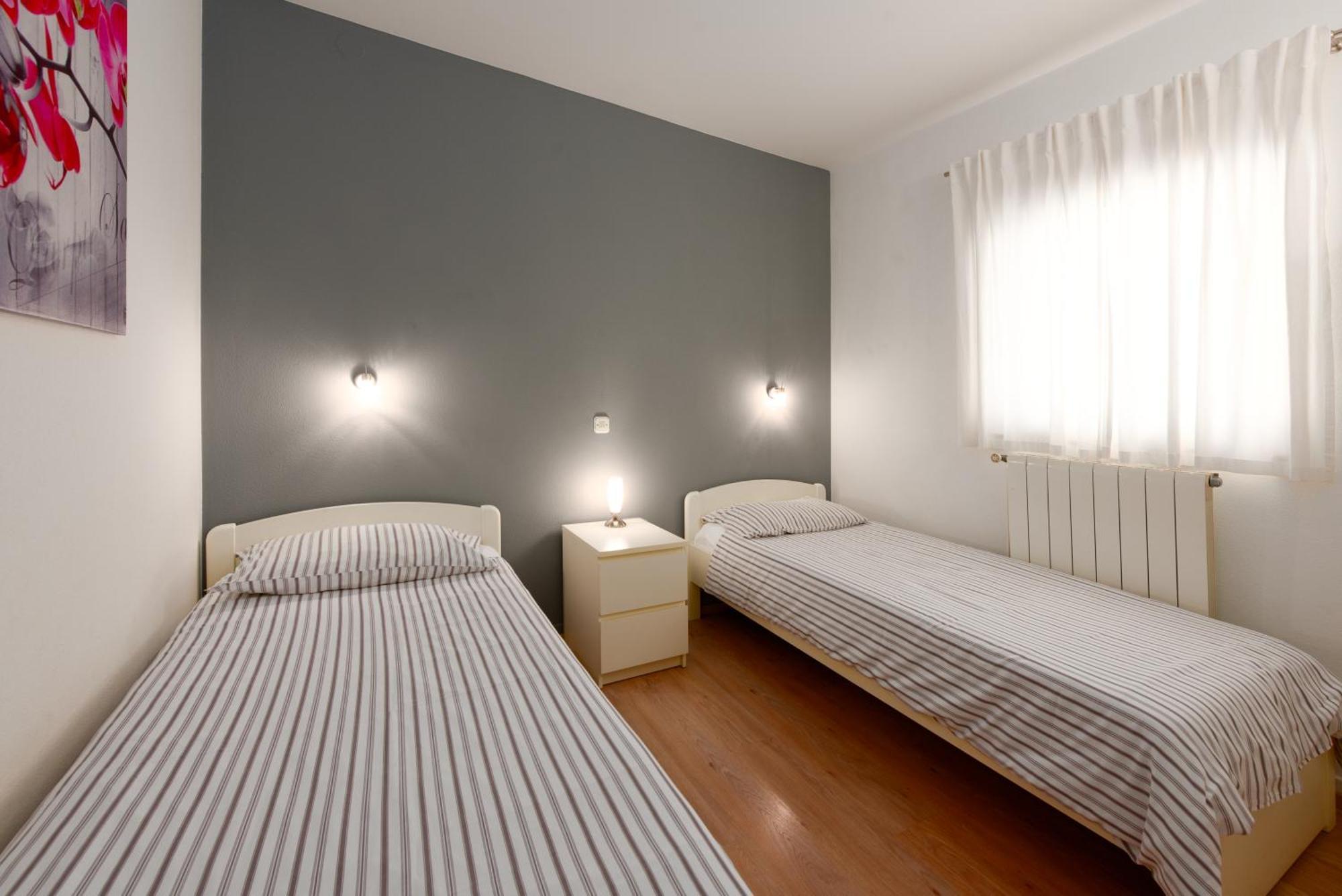 Apartments Dorijan With Pool 马图利 外观 照片