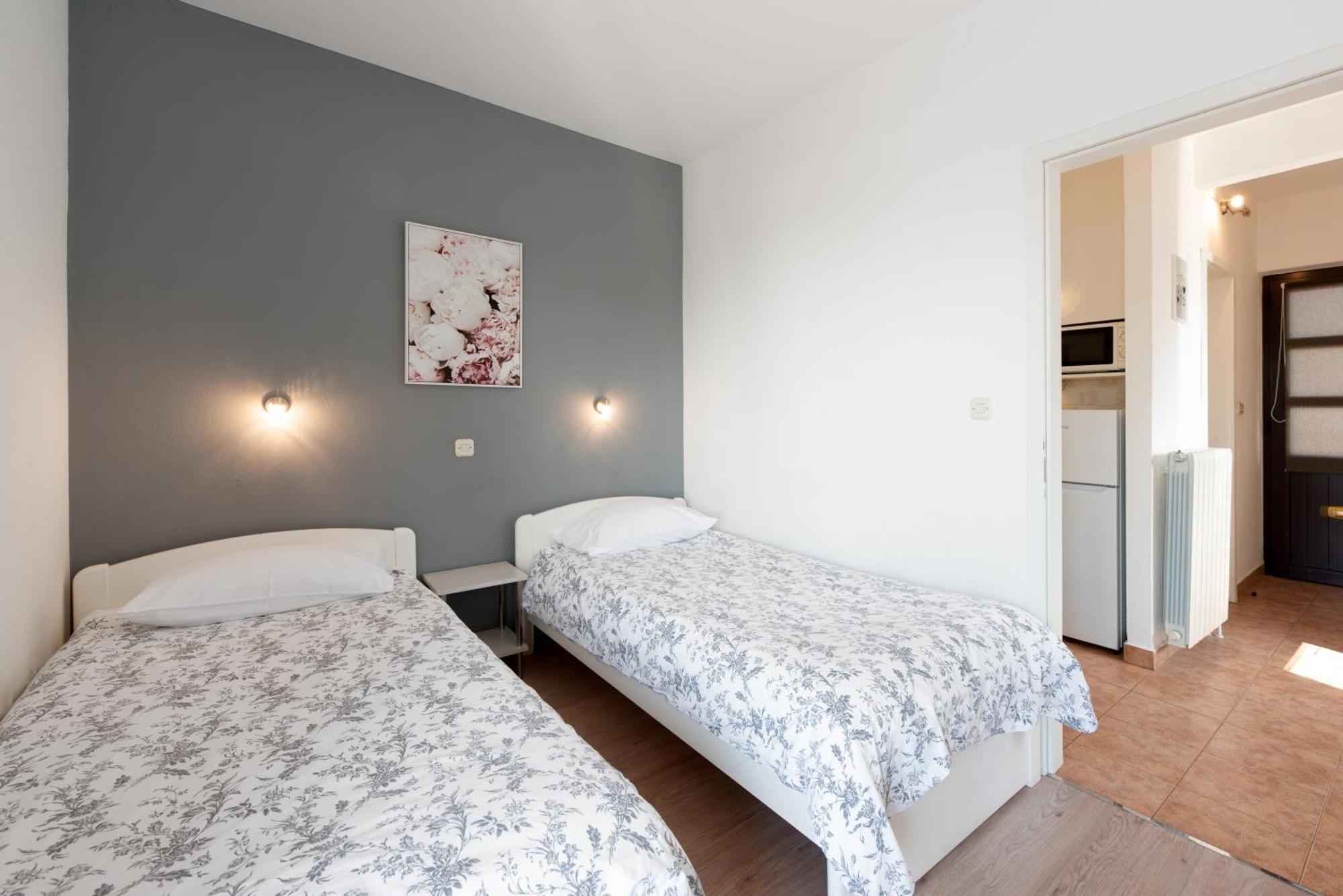 Apartments Dorijan With Pool 马图利 外观 照片