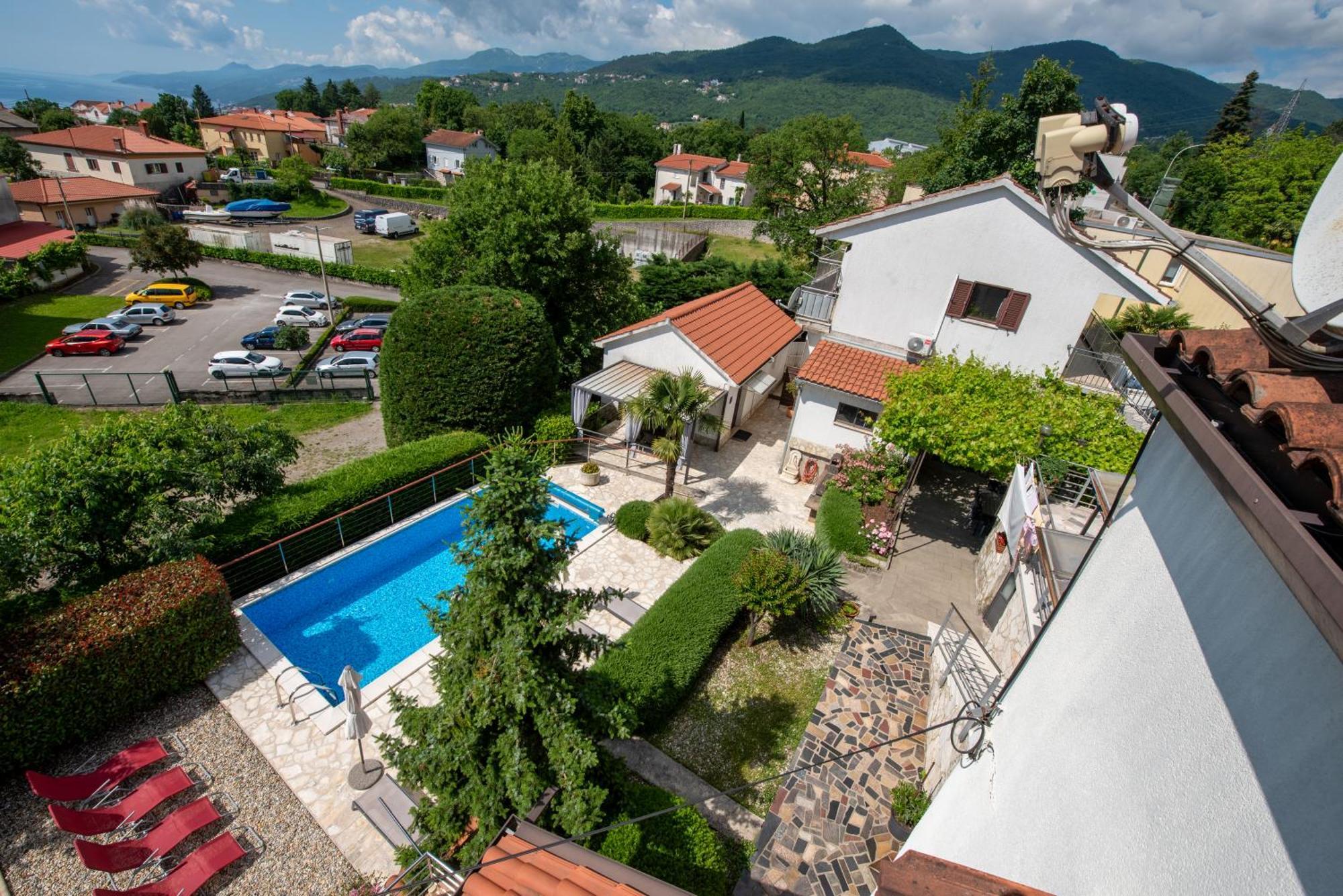 Apartments Dorijan With Pool 马图利 外观 照片