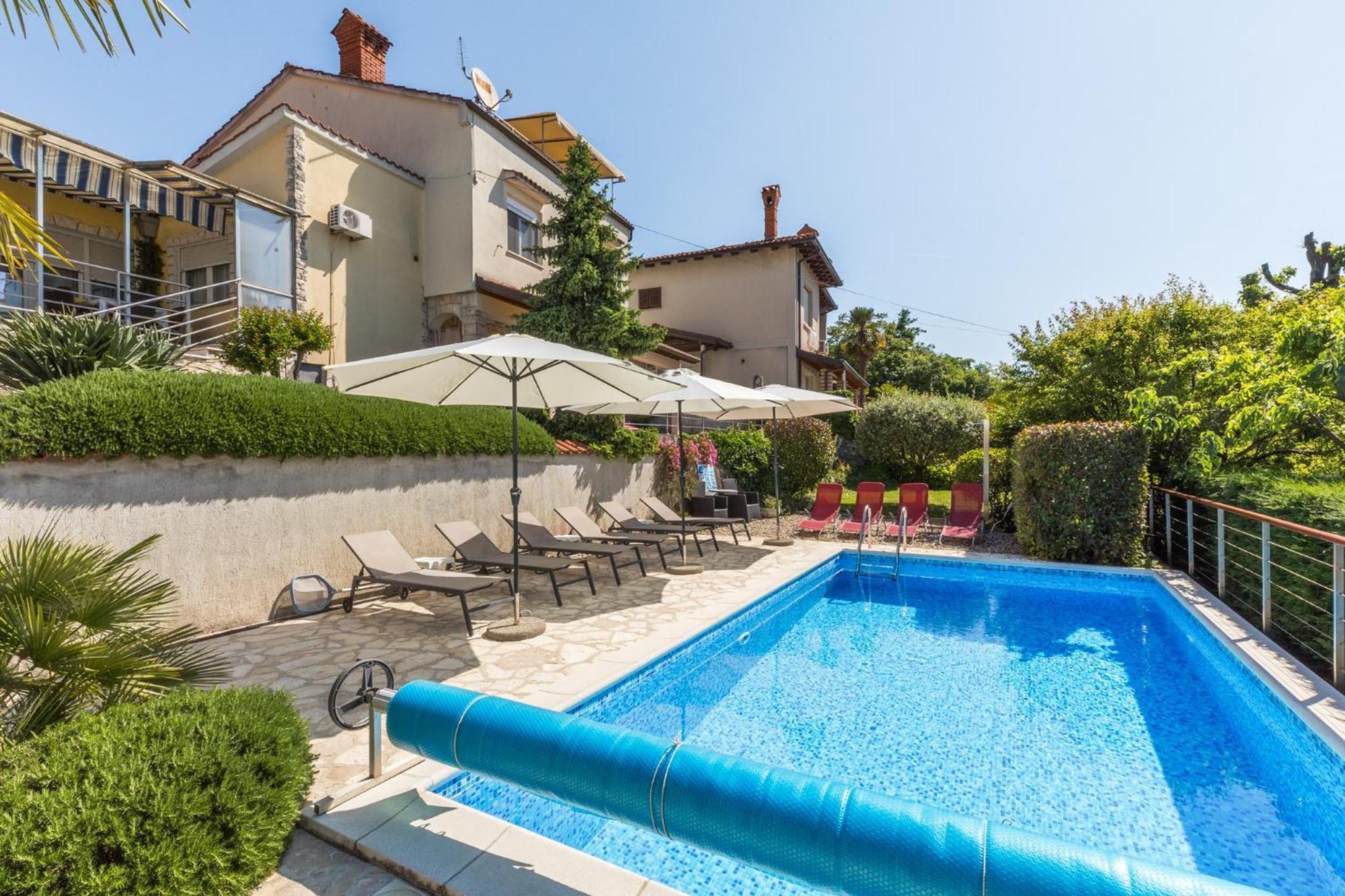 Apartments Dorijan With Pool 马图利 外观 照片